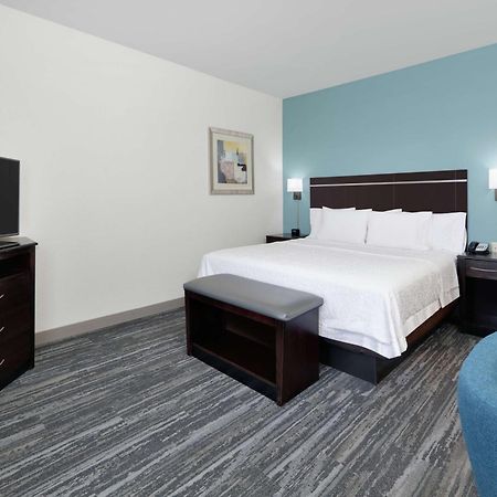 Hampton Inn & Suites Childress Bagian luar foto